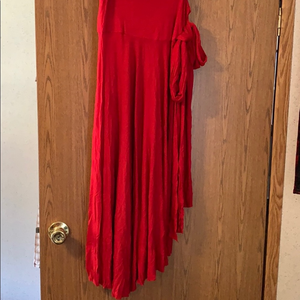 Strapless dress with side tie.